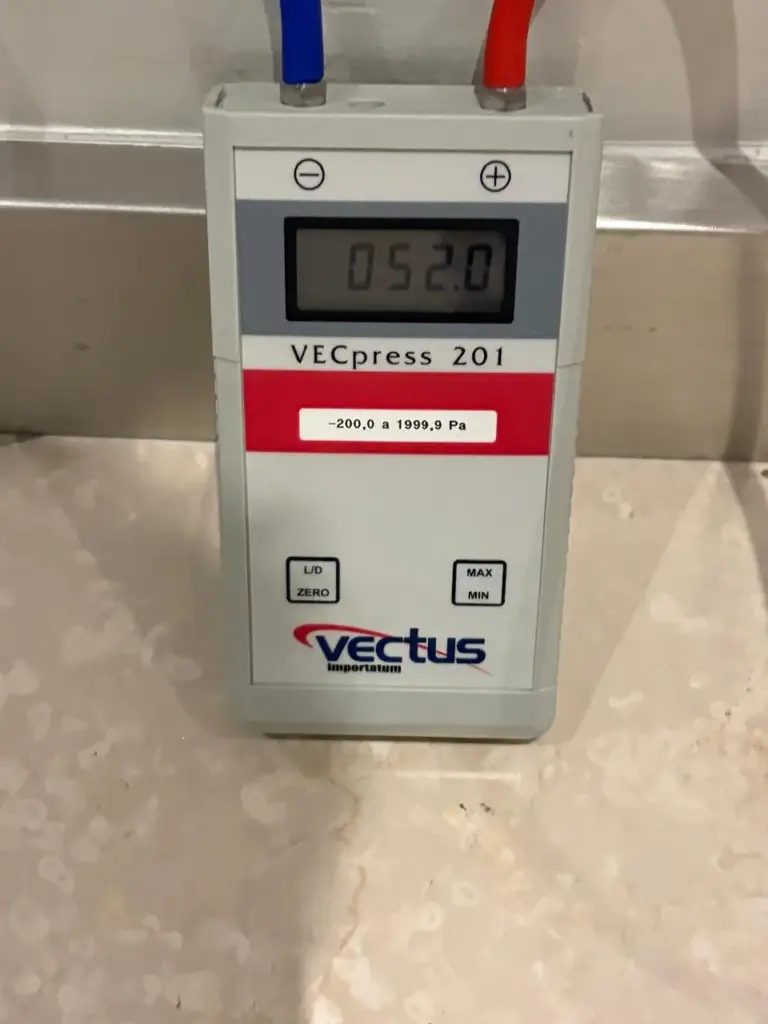 instalação de pressurização de escadas